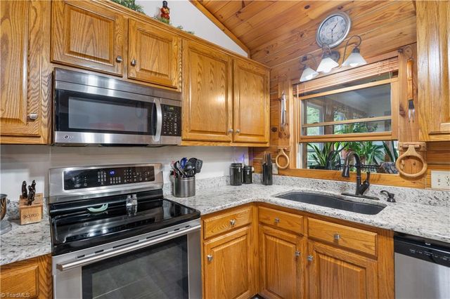 214 Harbor Ridge Drive, Connelly Springs, NC 28612