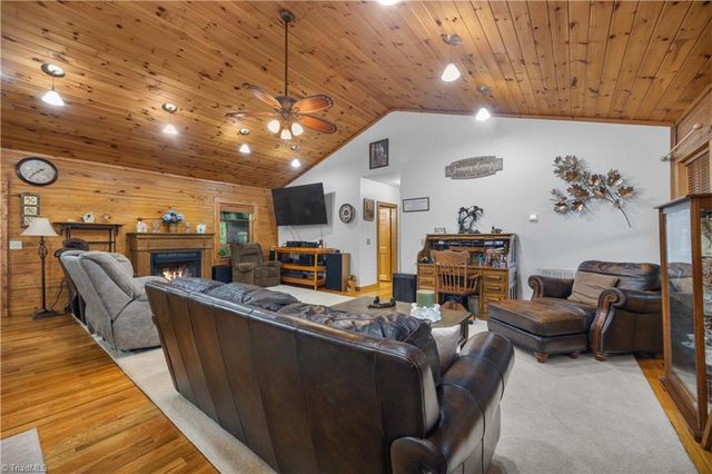 214 Harbor Ridge Drive, Connelly Springs, NC 28612