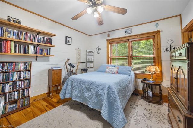214 Harbor Ridge Drive, Connelly Springs, NC 28612