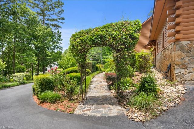 214 Harbor Ridge Drive, Connelly Springs, NC 28612