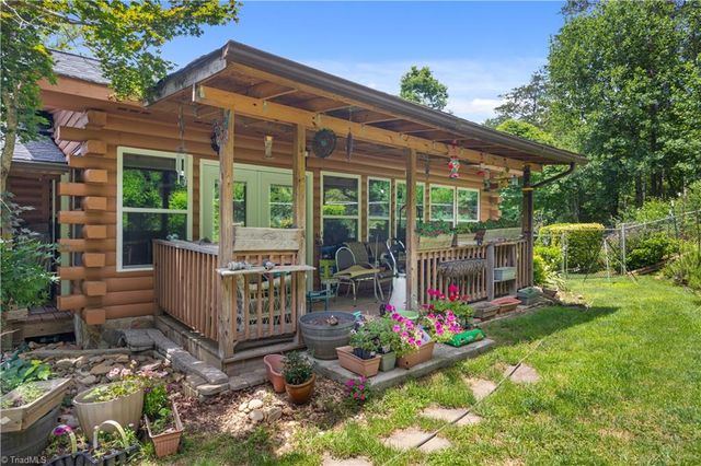 214 Harbor Ridge Drive, Connelly Springs, NC 28612