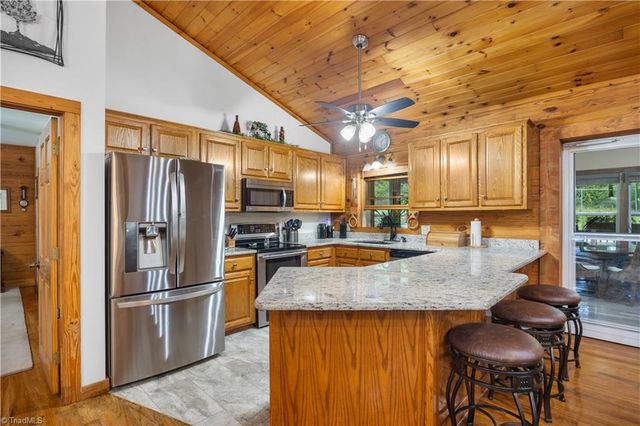 214 Harbor Ridge Drive, Connelly Springs, NC 28612