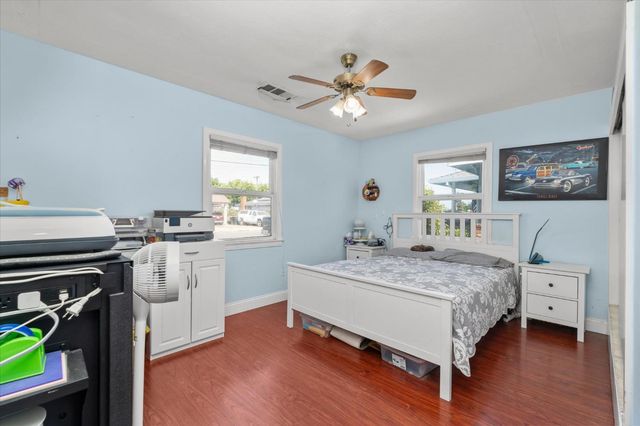 165 N Bryan Ave, Oakdale, CA 95361