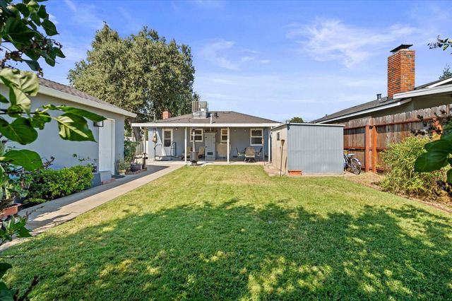 165 N Bryan Ave, Oakdale, CA 95361
