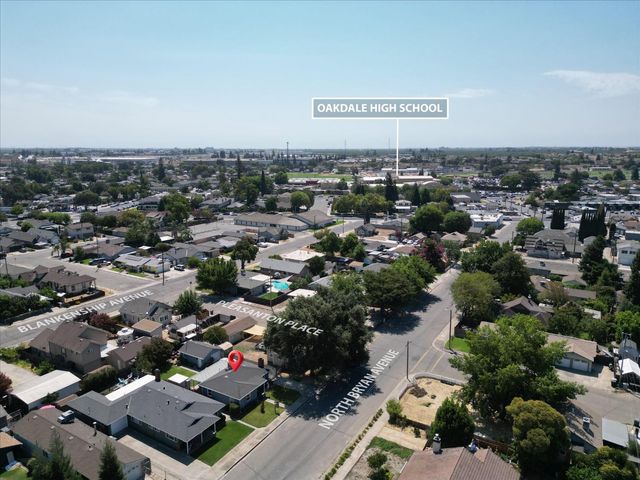 165 N Bryan Ave, Oakdale, CA 95361