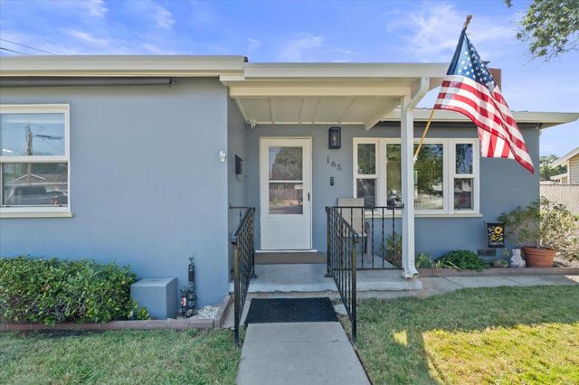 165 N Bryan Ave, Oakdale, CA 95361