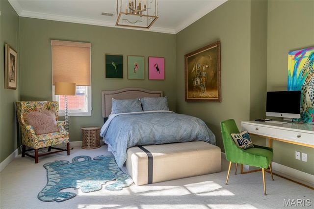 7744 Pershing Avenue, Clayton, MO 63105