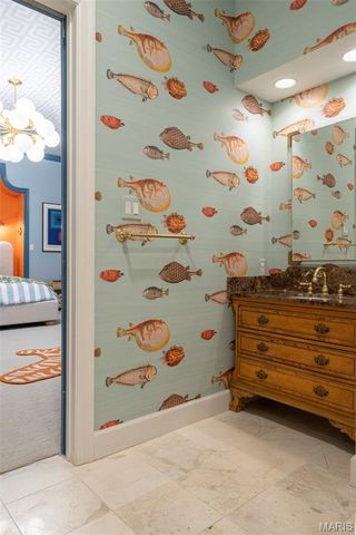 7744 Pershing Avenue, Clayton, MO 63105