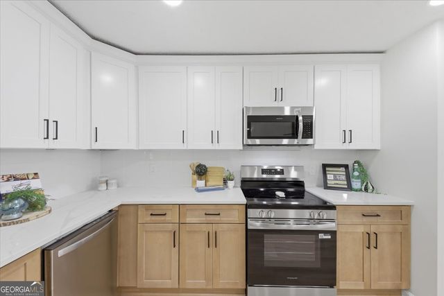 108 Fair Oaks Drive SE, Conyers, GA 30094