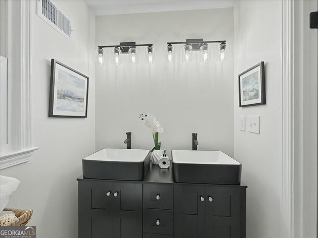 108 Fair Oaks Drive SE, Conyers, GA 30094