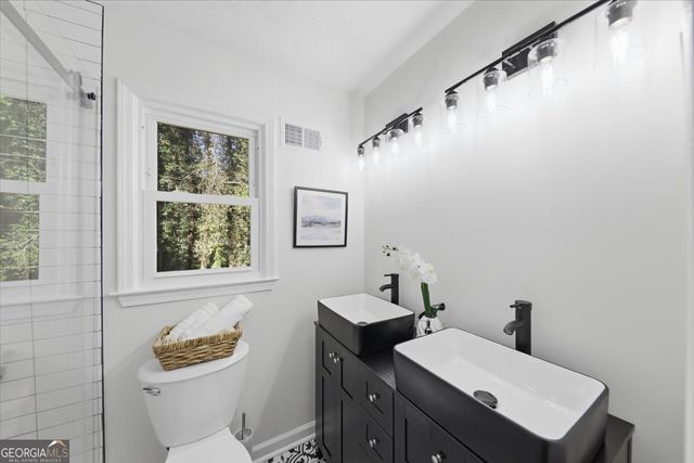 108 Fair Oaks Drive SE, Conyers, GA 30094