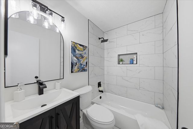 108 Fair Oaks Drive SE, Conyers, GA 30094