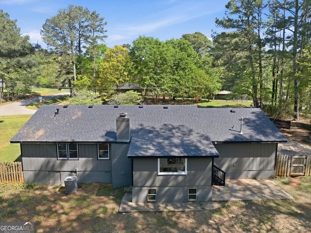 108 Fair Oaks Drive SE, Conyers, GA 30094