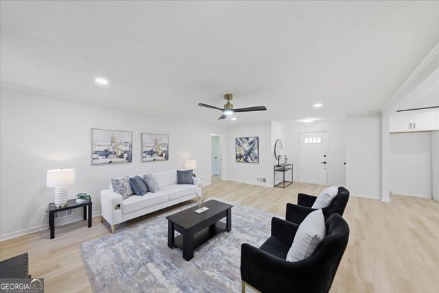 108 Fair Oaks Drive SE, Conyers, GA 30094