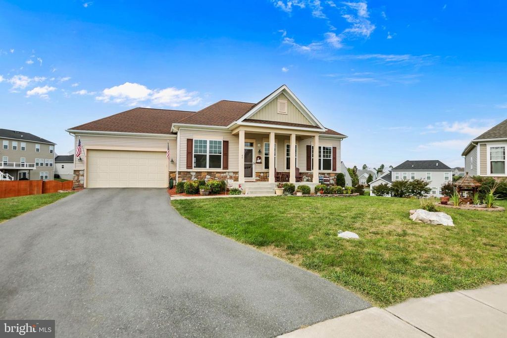 45 GRAYWOOD LN, Charles Town, WV 25414