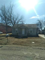 2516 SW C Ave, Lawton, OK 73505
