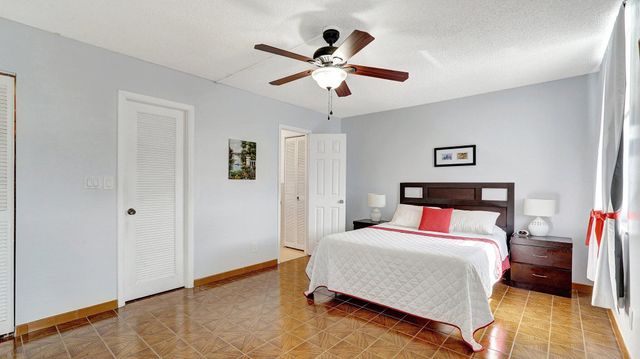 427 Golden Isles Drive 5j, Hallandale Beach, FL 33009