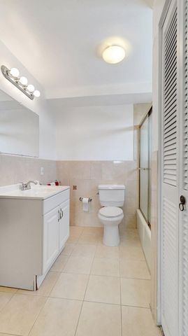 427 Golden Isles Drive 5j, Hallandale Beach, FL 33009