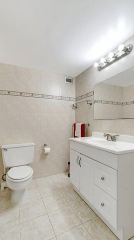 427 Golden Isles Drive 5j, Hallandale Beach, FL 33009