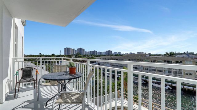 427 Golden Isles Drive 5j, Hallandale Beach, FL 33009