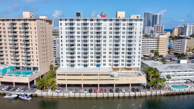 427 Golden Isles Drive 5j, Hallandale Beach, FL 33009