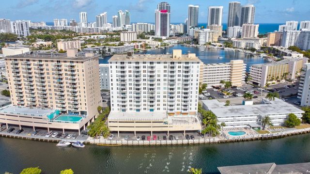 427 Golden Isles Drive 5j, Hallandale Beach, FL 33009