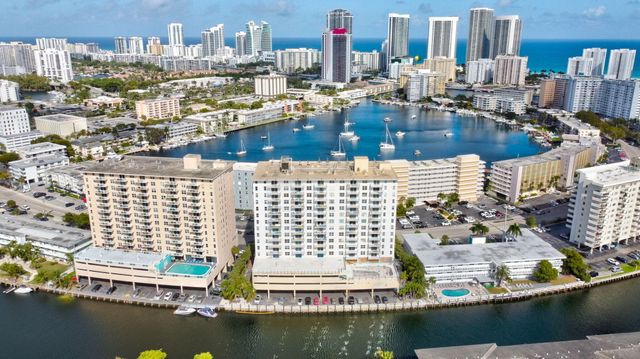 427 Golden Isles Drive 5j, Hallandale Beach, FL 33009