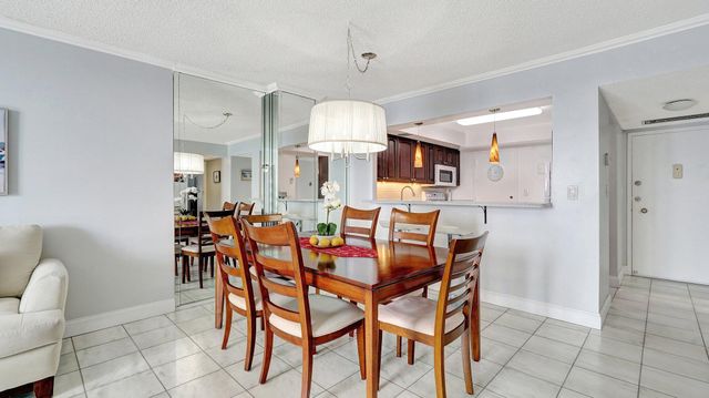 427 Golden Isles Drive 5j, Hallandale Beach, FL 33009