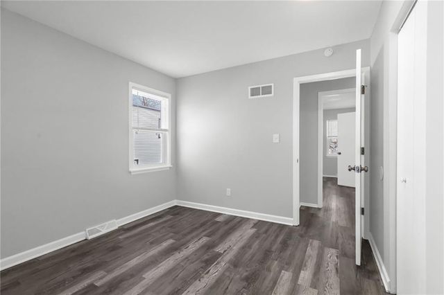 808 NW Arlington Place, Blue Springs, MO 64015