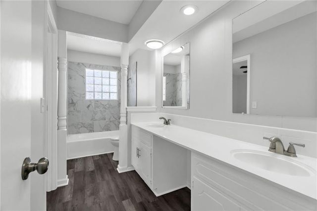 808 NW Arlington Place, Blue Springs, MO 64015