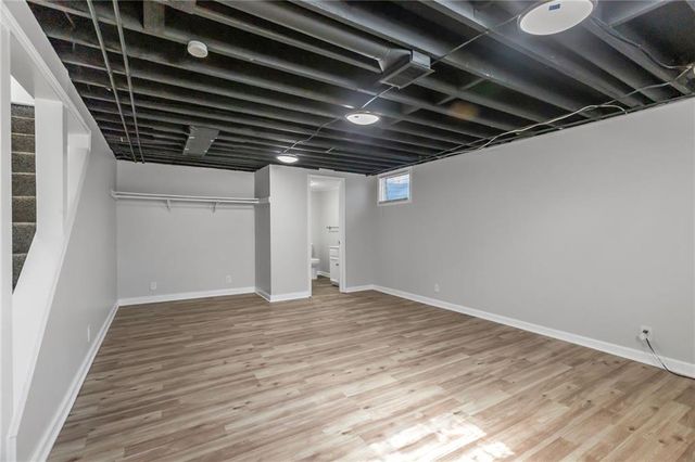 808 NW Arlington Place, Blue Springs, MO 64015