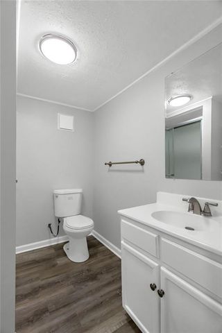808 NW Arlington Place, Blue Springs, MO 64015