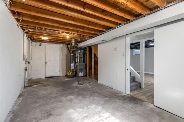 808 NW Arlington Place, Blue Springs, MO 64015