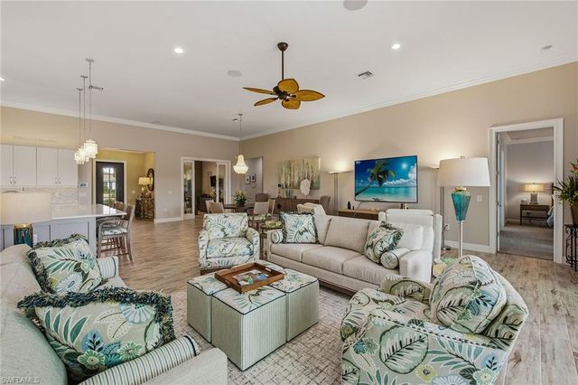 3206 Cotuit LN, Naples, FL 34114