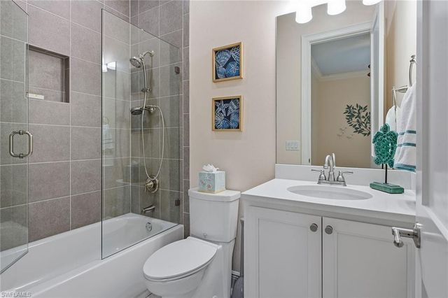 3206 Cotuit LN, Naples, FL 34114