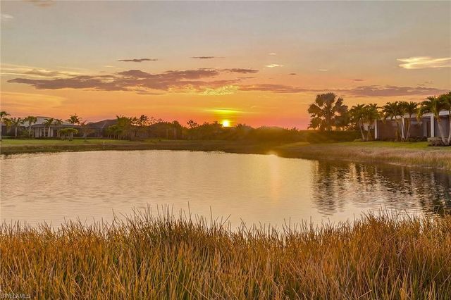 3206 Cotuit LN, Naples, FL 34114