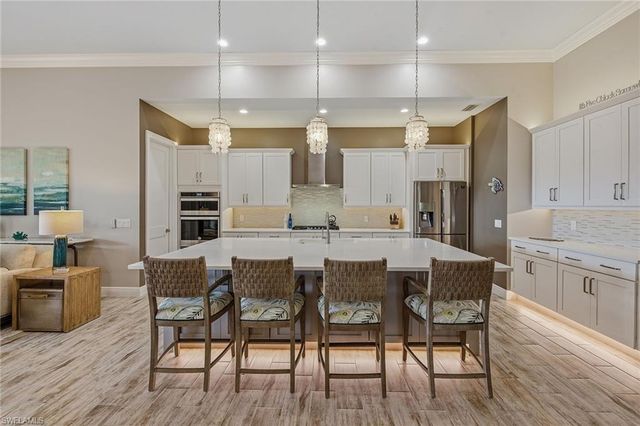 3206 Cotuit LN, Naples, FL 34114