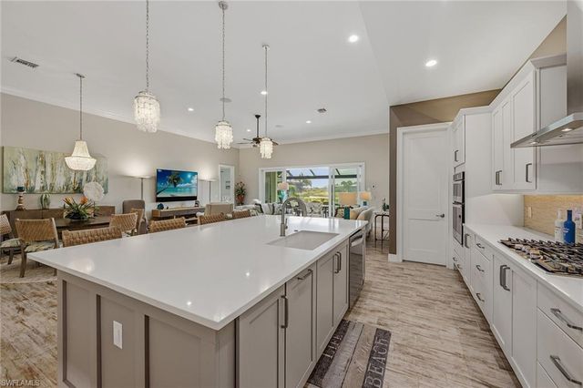 3206 Cotuit LN, Naples, FL 34114