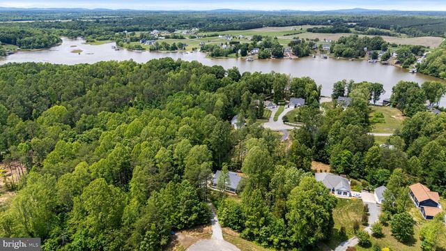 86 VIRGINIA PINES CT, Louisa, VA 23093