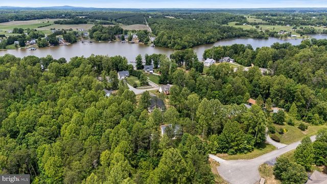 86 VIRGINIA PINES CT, Louisa, VA 23093