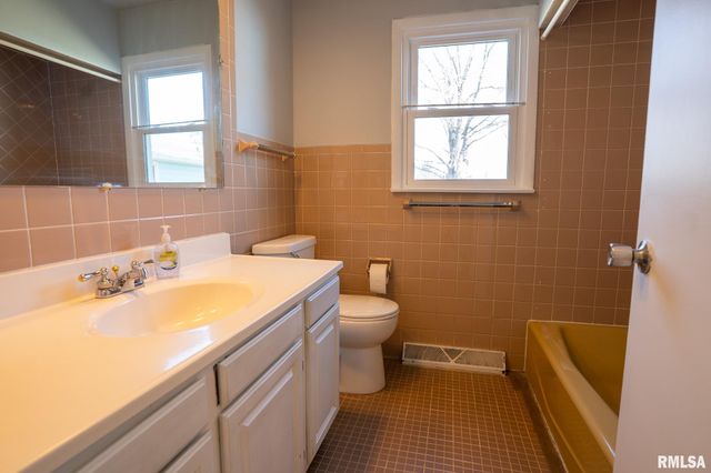 3025 Piper Road, Springfield, IL 62707