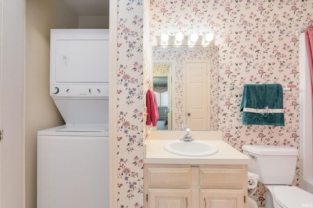 1657 Pine Ridge Court, Elkhart, IN 46514