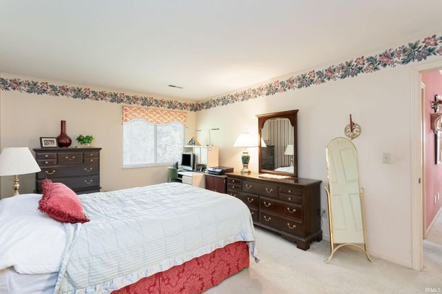1657 Pine Ridge Court, Elkhart, IN 46514