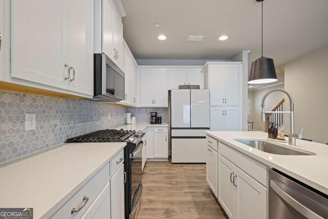 354 Hayden Circle, Woodstock, GA 30189