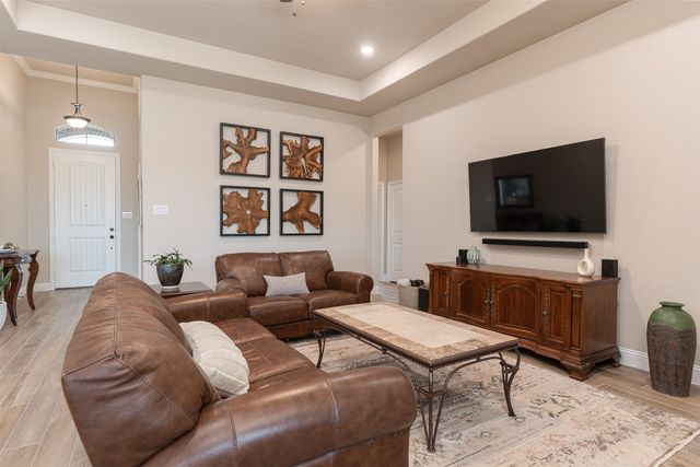 912 Meadow View Drive, Cleburne, TX 76033