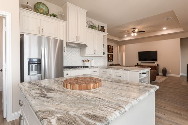 912 Meadow View Drive, Cleburne, TX 76033