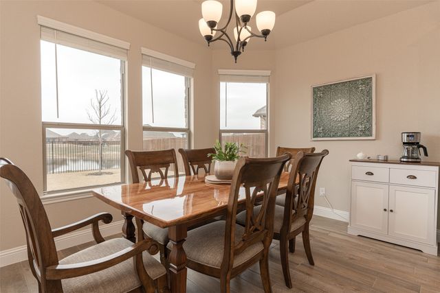 912 Meadow View Drive, Cleburne, TX 76033