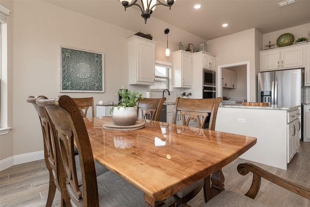 912 Meadow View Drive, Cleburne, TX 76033