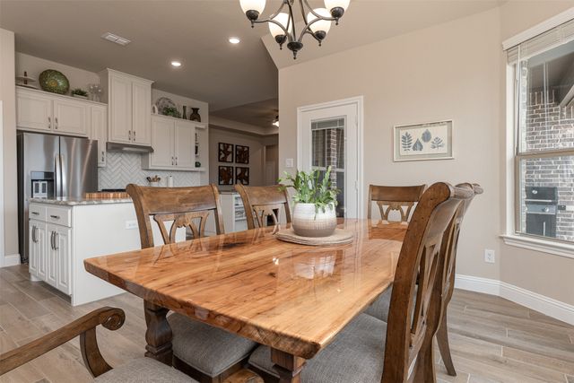 912 Meadow View Drive, Cleburne, TX 76033