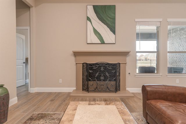 912 Meadow View Drive, Cleburne, TX 76033